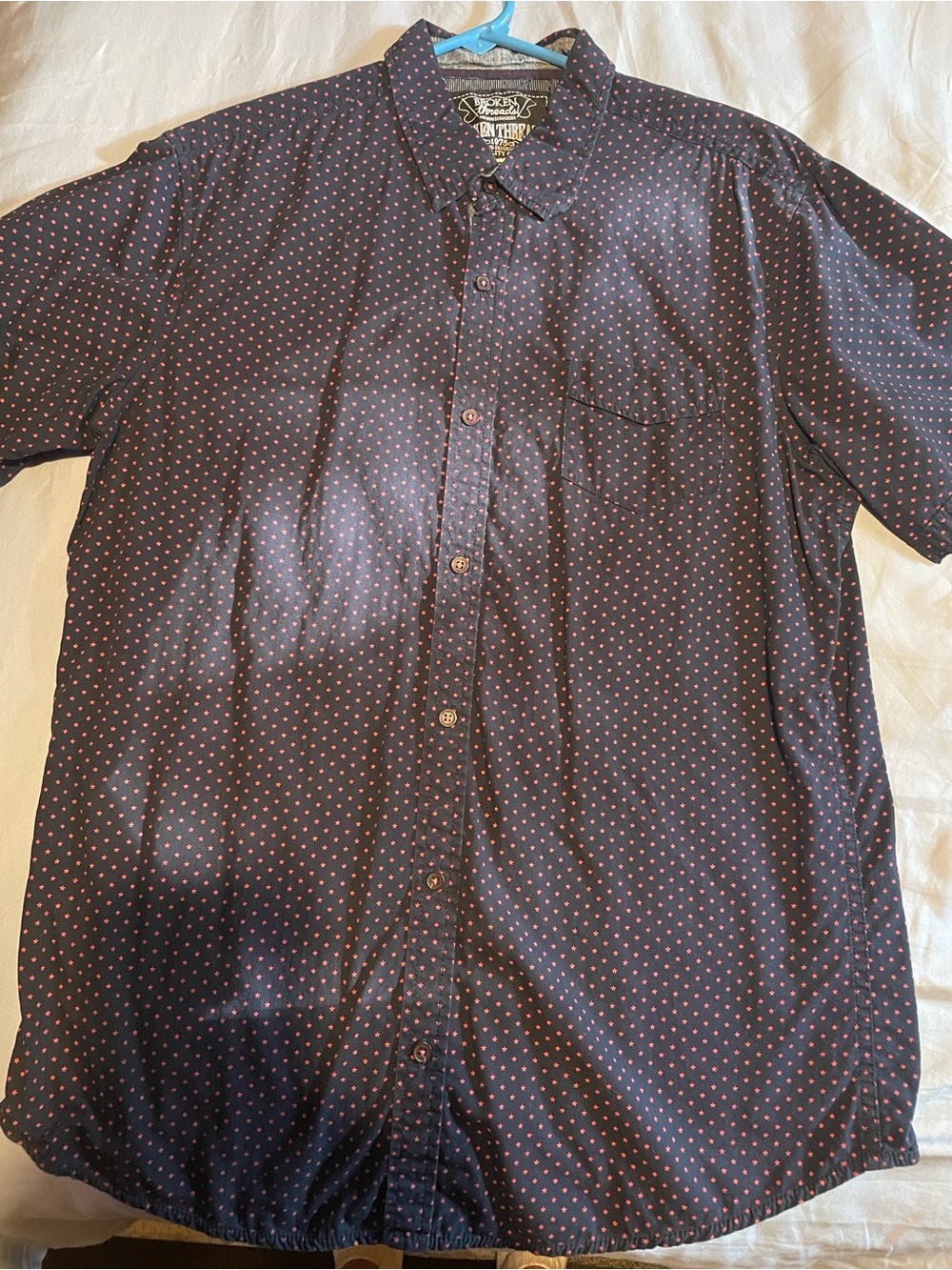 Unknown Brand Men’s Black Short-Sleeve Button-Up Shirt with Red Stars print